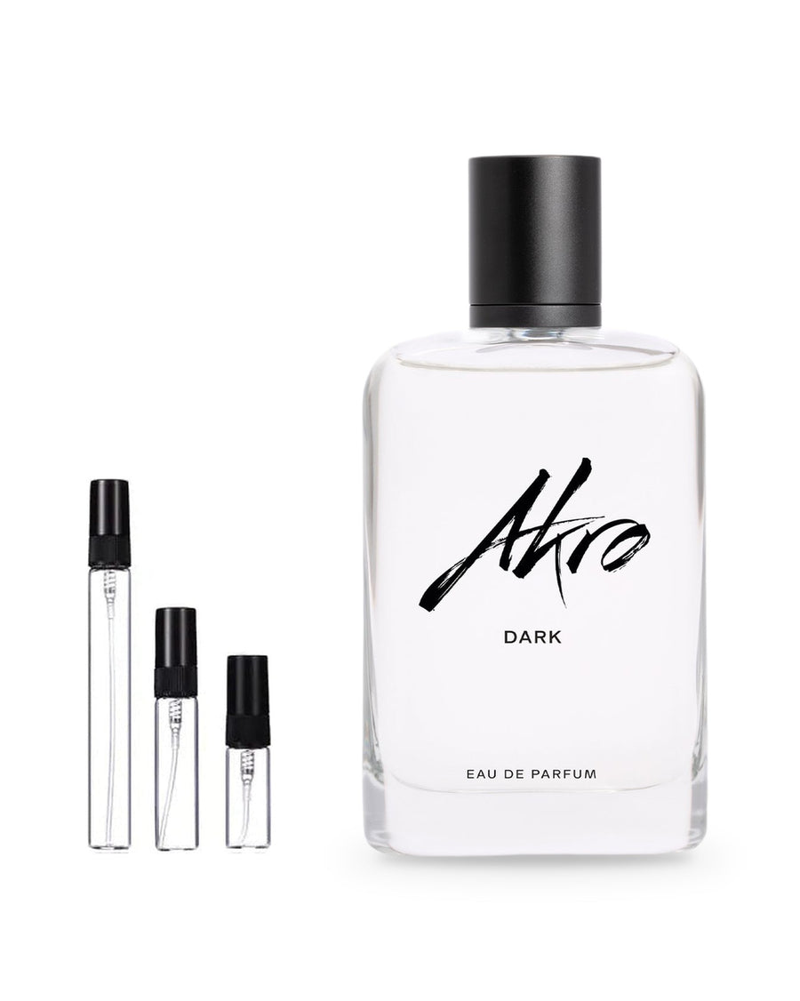 Akro Dark sample – decant in glazen sprayflesje (2, 5 of 10 ml)