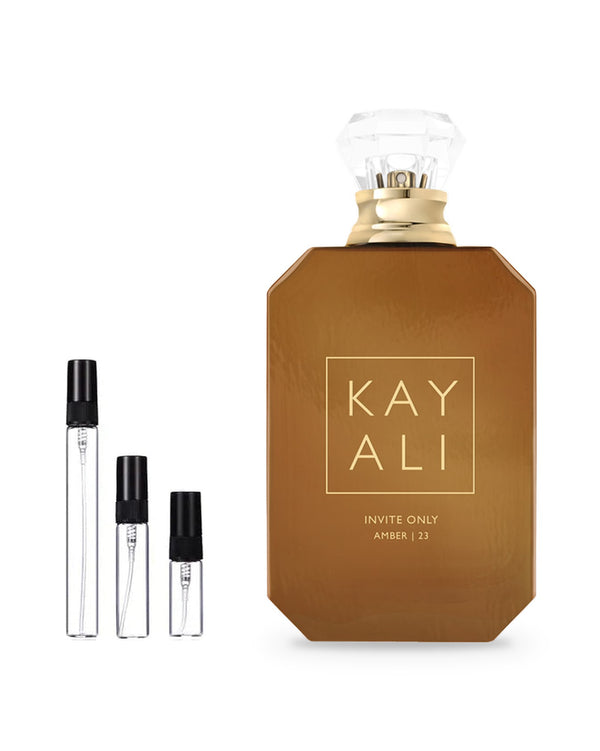 Kayali Invite Only Amber 23 sample – decant in glazen sprayflesje (2, 5 of 10 ml)