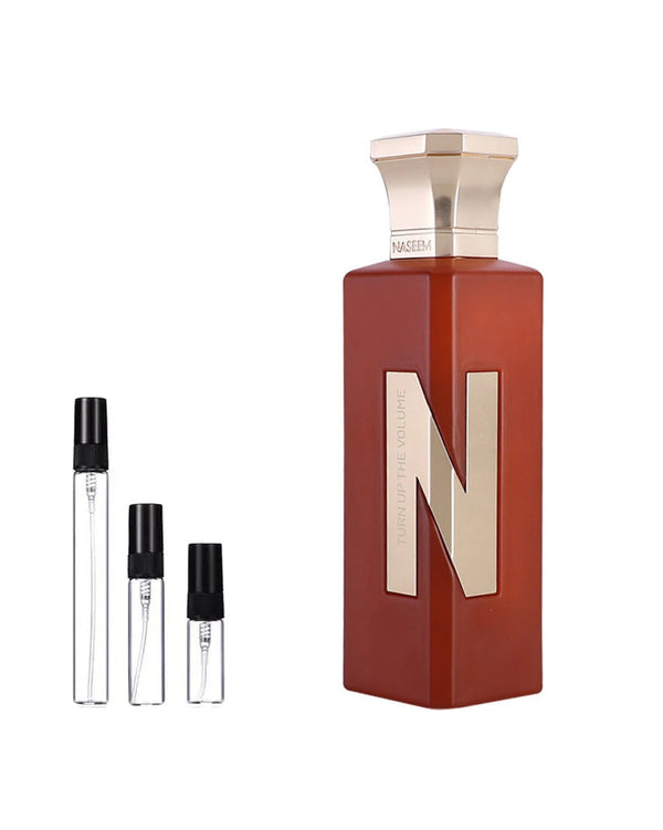 Naseem Turn Up the Volume sample – decant in glazen sprayflesje (2, 5 of 10 ml)