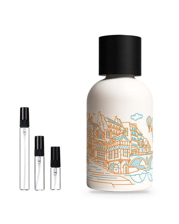 The Fragrance Kitchen La Femme Camelia sample – decant in glazen sprayflesje (2, 5 of 10 ml)